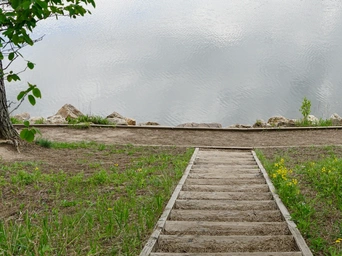 Steps down to Horsethief Lake walking trail around the lake. In Custer, South Dakota.