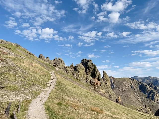Bear Butte Lake Trailhead: Centennial Trail in South Dakota for hiking